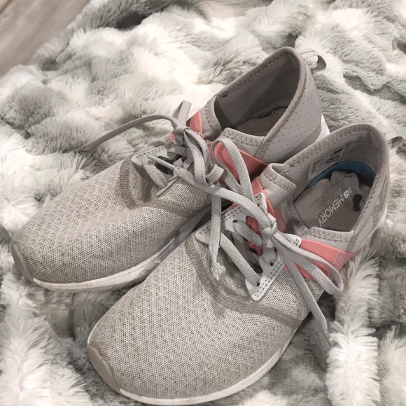 New Balance Shoes - New balance memory sole fuel core sneakers size 7.5 pink and gray